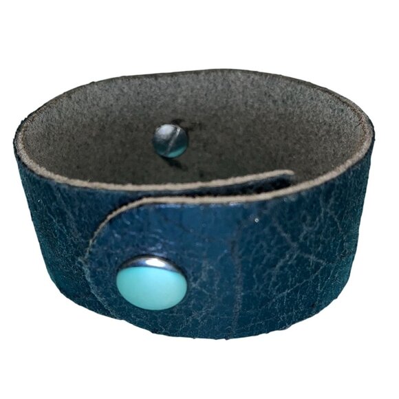 Handcrafted Leather Bracelet Ornate Cross Gold Silver Concho - Picture 4 of 7